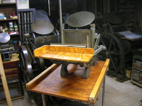 Chandler
& Price Hand Fed platen press