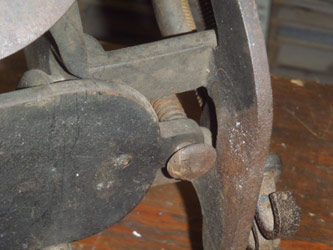 1873 Kelsey Excelsior Platen
Press chase mounting